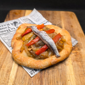 Espencat coca with anchovies